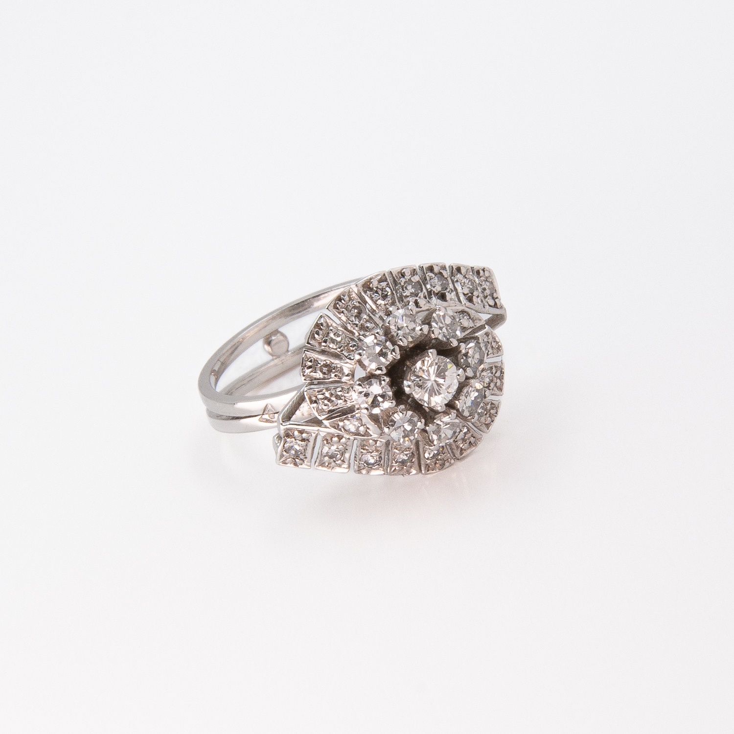 Anillo de platino y diamantes