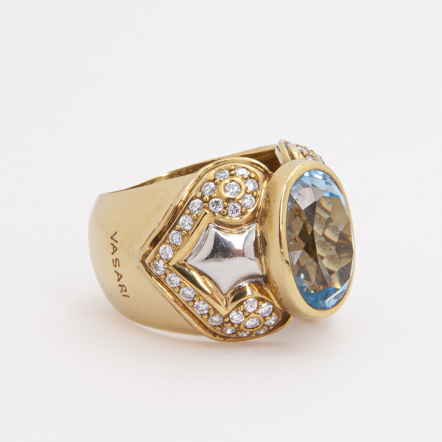 Anillo Vasari de oro amarillo de 18K con topacio azul y diamantes - Imagen 2