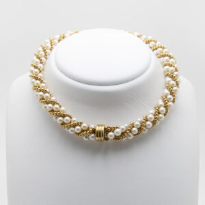 Necklace/bracelets of Japanese cultured pearls and 18k gold