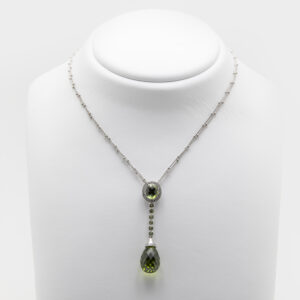 White gold necklace with diamonds and peridots (Yanes)