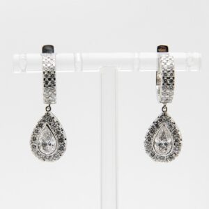 Pendientes oro blanco y diamantes de Ernest Oriol